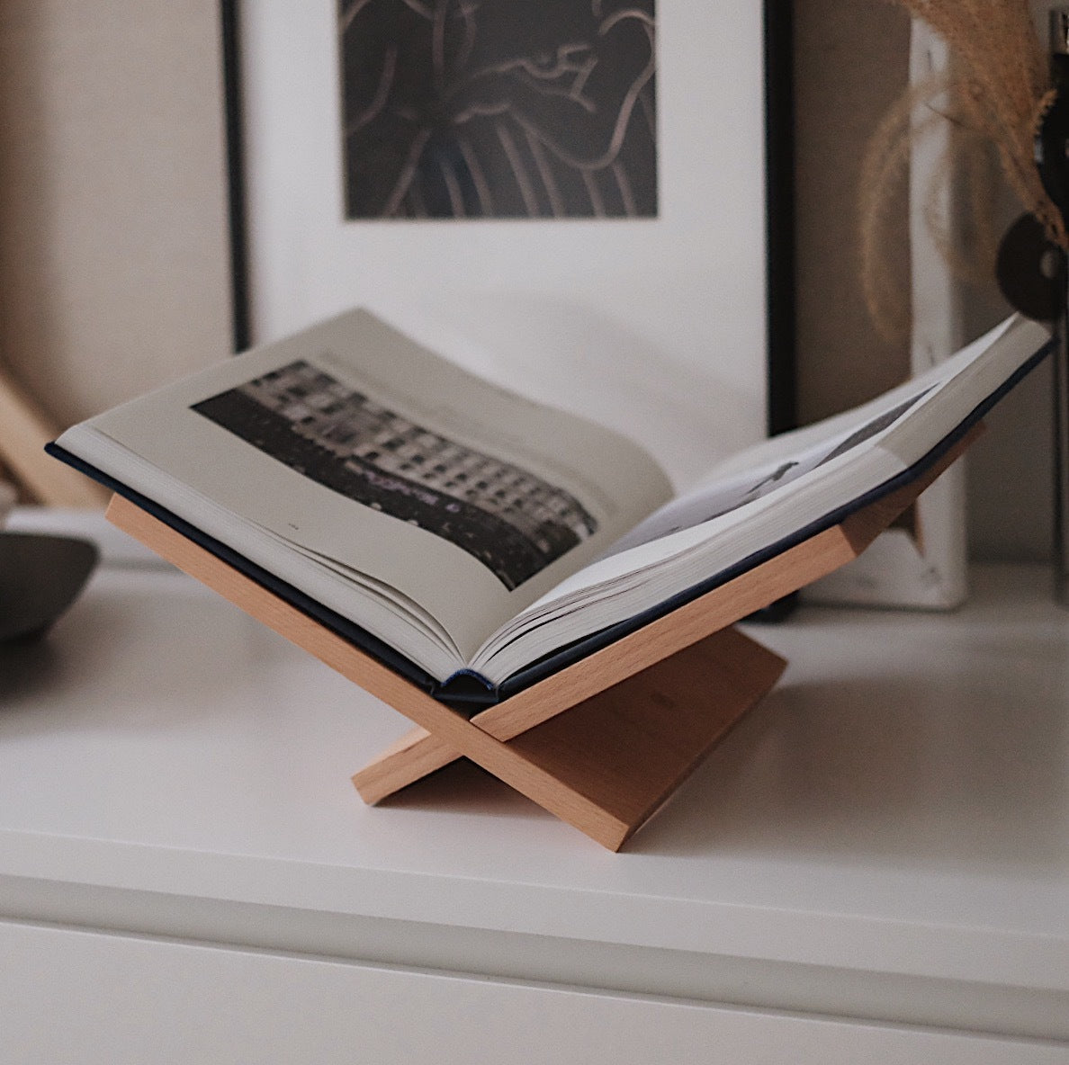 Sculpture Wooden Magazine Rack