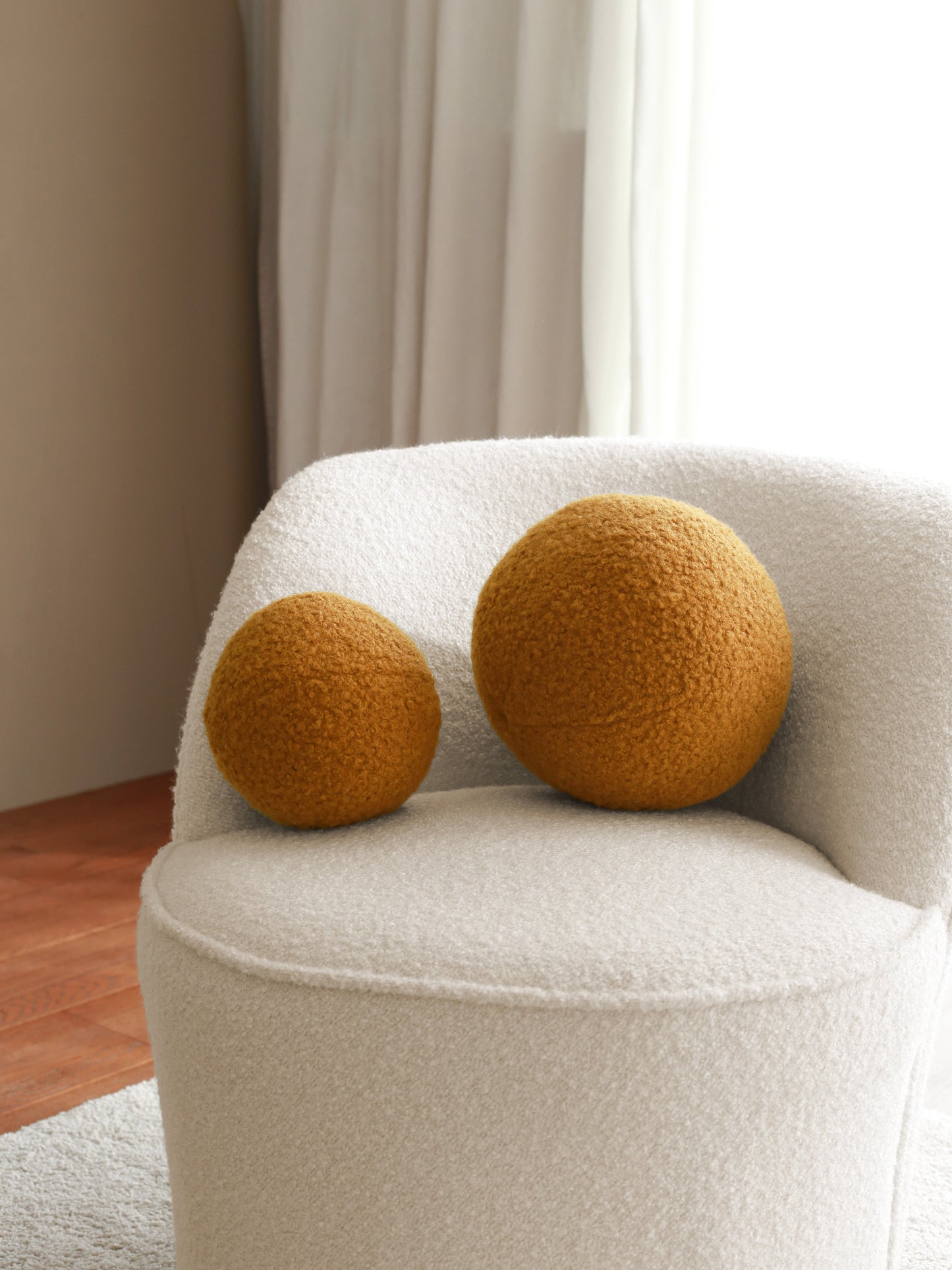 Round Boucle Pillow - Cream